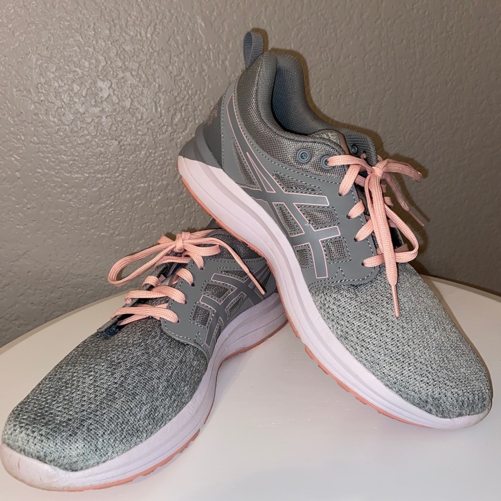 Brand new ASICS. Worn one indoors.